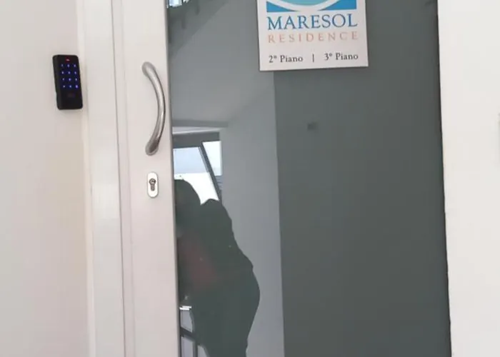 מלון דירות Maresol 3*